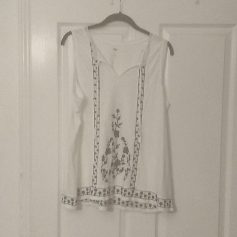Sleeveless blouse